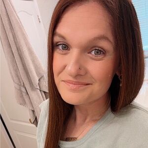 Meet your Posher, Abbey